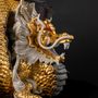 Sculptures, statuettes et miniatures - Sculpture protectrice en forme de dragon. Lustré doré et rouge. Édition limitée - LLADRÓ