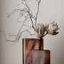 Objets de décoration - vase en verre, tube asymétrique et adorée par fleuristes, série : BADEN - ELEMENT ACCESSORIES