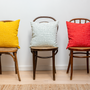 Fabric cushions - Housse de coussin 100% lin 45x45cm - Motif ARRASTA PÉ couleur jaune ABACAXI - SABIÁ DESIGN