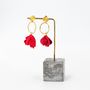 Cadeaux - Boucles d'oreilles fleurs en soie naturelle artisans plaqué or - CHAMA NAVARRO