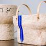 Poterie - Vase en papier argile (naturel avec bande bleue double) - INDIGENOUS