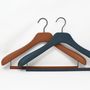 Walk-in closets - Hangers wrapped in leather, PU leather, Alcantara or microfiber - MON CINTRE