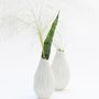 Vases - Vase blanc Korall Yra biscuit en porcelaine H=17cm - YLVAYA DESIGN