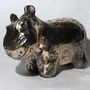 Sculptures, statuettes et miniatures - Tony le petit hippopotame - DEVINAST