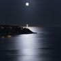 Photos d'art - Pleine lune en France lors d'une nuit sombre. Encadrement en bois noir. - ANNA DOBROVOLSKAYA-MINTS