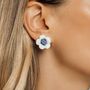 Bijoux - Boucle d'oreille à tige en émail blanc Monster - SAHI LONDON