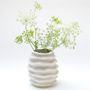 Vases - AYA vase blanc  en biscuit de porcelaine H=23cm, D=19cm. - YLVAYA DESIGN