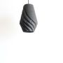 Objets design - Lampe suspendue noire sculptée à la main - WOODENDREAMS