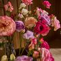 Décorations florales - Des roses artificielles, avec une touche de magie qui brouille les frontières entre réalité et art. (collection Real Touch) - SILK-KA BV