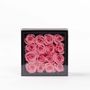 Décorations florales - Un secret - My beauty - 16 roses éternelles rose Taille M - BENOIT SAINT AMAND