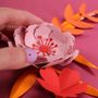 Objets de décoration - Elisabeth - couronne de fleurs en papier - PLIPAPIERCISEAUX