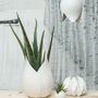 Objets design - Lampe TULIPE, en biscuit de porcelaine, H18 - YLVAYA DESIGN