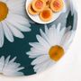 Trays - Round wooden serving tray - White daisy 49 cm - MONBOPLATO