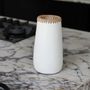 Vases - Le Vase Sneaky - Blanc Naturel - M - BAZAR BIZAR LIVING