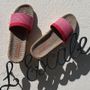 Homewear bien-être - Les Mauricettes de Solange, claquettes en toile rouge ultra légères - LES MAURICETTES