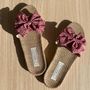 Homewear bien-être - LES MAURICETTES de Perrine, claquettes nouées roses à pois - LES MAURICETTES