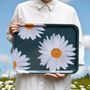 Trays - Rectangular wooden serving tray - Daisies 43x33 cm - MONBOPLATO