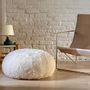 Poufs - Milky, le Pouf En Peau De Mouton Blanc modèle galet - MAISON THURET