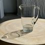 Carafes - Carafe à anse en verre belle matière pied motifs billes de verre H21 - OFFICE OBJETS