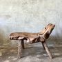 Fauteuils - Banc ou petit fauteuil de repos incliné en teck massif organique upcyclé L91 H42 l40 - OFFICE OBJETS