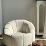 Fauteuils - Grand fauteuil blanc de repos de forme circulaire, garniture tissus blanc - OFFICE OBJETS