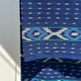 Tissus - Grand ikat bleu et blanc frise de petits losanges 2m35x1m15 - OFFICE OBJETS