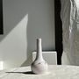 Vases - Mini vase soliflore en faïence à motifs de fleurs roses - OFFICE OBJETS