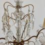 Suspensions - Moyen lustre cage à pendeloques et monture en laiton de style Louis XV - OFFICE OBJETS