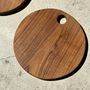 Kitchen utensils - Circular cutting board in openwork monoxyl teak D:25 - OFFICE OBJETS