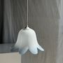 Suspensions - Suspension tulipe bleue verre opalin D28 - OFFICE OBJETS