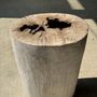 Other tables - Side table in petrified wood, predominantly white with black spots in the heart H:41 D:20 - OFFICE OBJETS