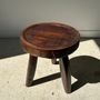 Tabourets - Tabouret tripode en teck upcyclé bas creux - Petit tabouret en bois massif brun assise circulaire creuse H:35cm D:30cm - OFFICE OBJETS