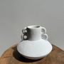 Vases - Vase artisanal en terracotta peint en blanc à double anses H:16 D:20 - OFFICE OBJETS