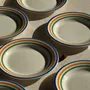 Assiettes au quotidien - 8 assiettes à dessert Made in Romania liseré vert orange bleu - OFFICE OBJETS
