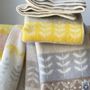 Plaids - Plaid couverture en laine, Folklore floral Jaune - WOOL ONLY BY JOWOLLINA