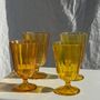 Verres à pied - Ensemble de 4 verres jaunes : 2 grands et 2 petits - OFFICE OBJETS