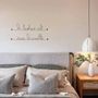 Autres décorations murales - Citation en fil de fer " Le bonheur est sous la couette " - BIJOUX DE MUR