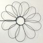 Other wall decoration - Daisy Flower - "Love" - Wire Wall Decoration - BIJOUX DE MUR