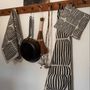 Couverts & ustensiles de cuisine - Vilja Tablier Demi-lin Noir 85x90 cm - PENTIK