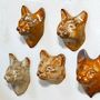 Accessoires de déco extérieure - Portrait de chat à accrocher au mur - SABMULLER CERAMICS