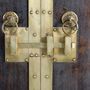 Armoires - Armoire en bois et détails en bronze noyer foncé - GINER Y COLOMER