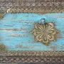 Boîtes de rangement - Coffre en bois de manguier noir vieilli avec détails bleus - GINER Y COLOMER