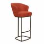 Chaises - Qiya - Chaise haute / de bar en métal avec tissu rouge - ALANKARAM