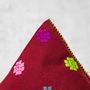 Coussins textile - Coussin en brocart tissé à la main en bordeaux avec couleurs multicolo - HUAKAL