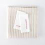 Linge de table textile - Serviettes en lin brodées – “Savor the Moment” & “Love Always” - OURY HOME