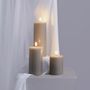 Éclairage LED - Basic Colours Pillar Candles Silk - MOODS & MORE