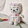 Peluches - Artie Bear™ : ours à colorier - EATSLEEPDOODLE