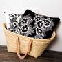 Coussins textile - Coussin en velours « Lei », 40 x 40 cm - SHAKU