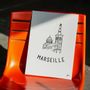 Objets personnalisables - Affiches sur-mesure - Une touche locale, un trait unique - FERE