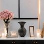 Vases - Vase damassé — Cuivre rouge, finition noir/or — martelé — Pièce unique - MAISON ZOE